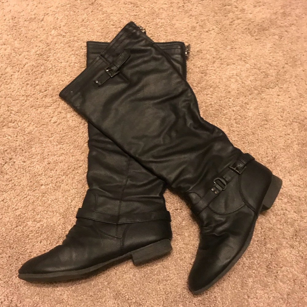 Black knee high booties size 7.5!